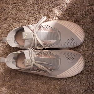 Womens puma ignite sneaker size 10
